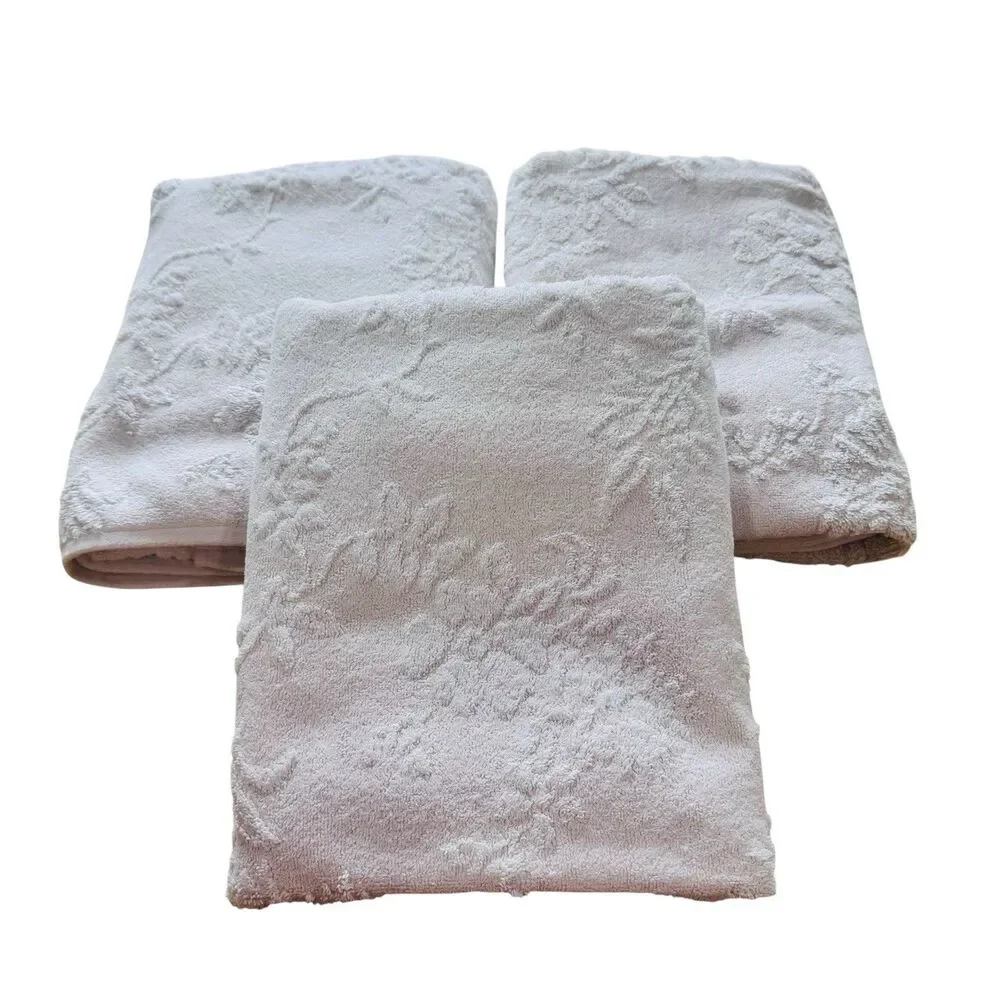 Laura Ashley Shabby Chic Bath towels Set Of 3 Pink Jaquard Floral Roses Textured